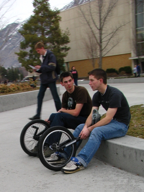 Unicyclers: Canon Canon PowerShot SX100 IS 1/100 sec f 4 Flash: Not Fired 80 Unicyclers